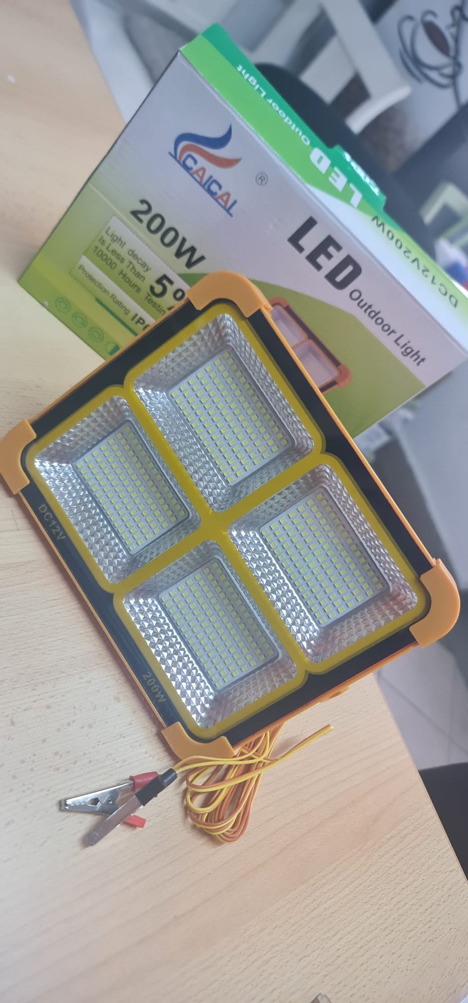 PROICECTOR 100W CU CLESTI DE CONECTARE LA BATERIE